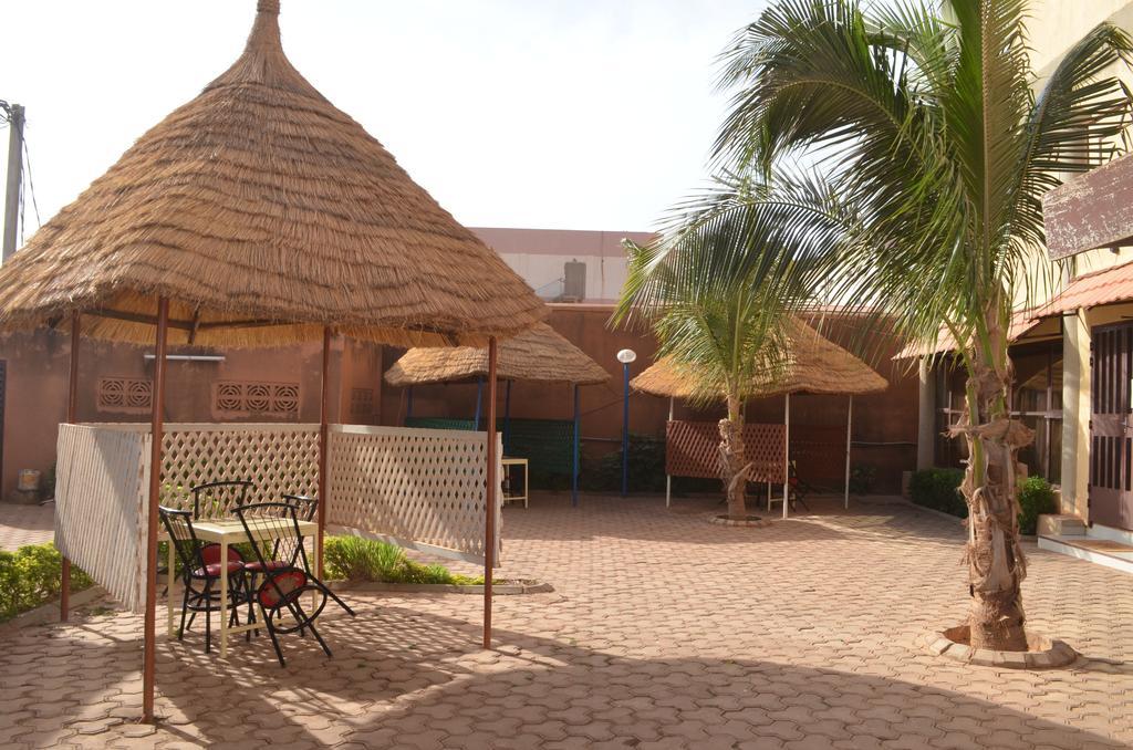 Ouaga Beach Hotel Ouagadougou Esterno foto
