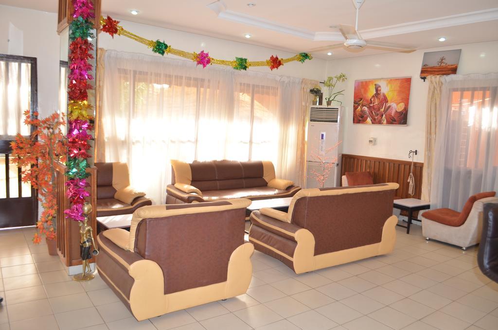 Ouaga Beach Hotel Ouagadougou Esterno foto