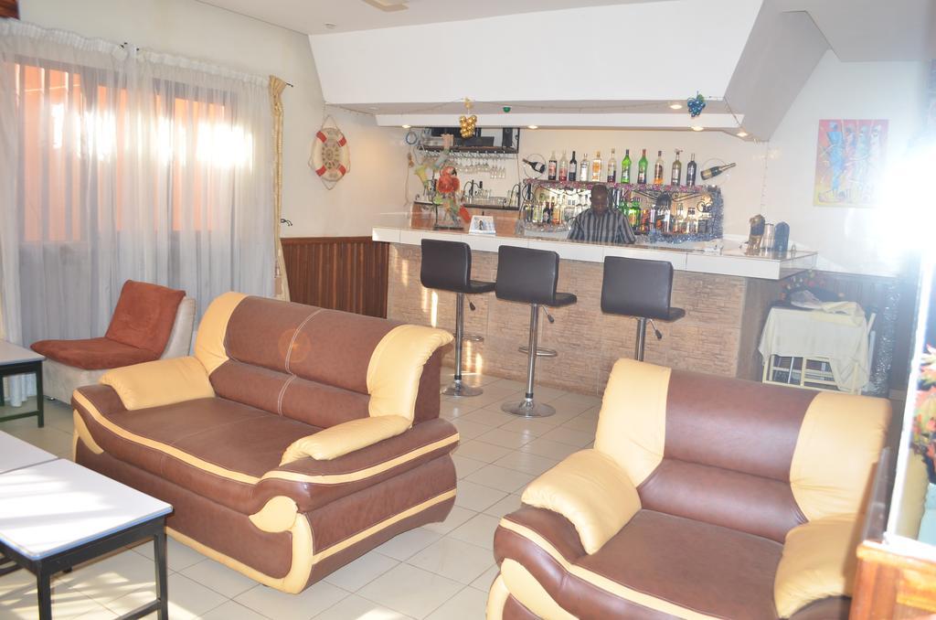 Ouaga Beach Hotel Ouagadougou Esterno foto