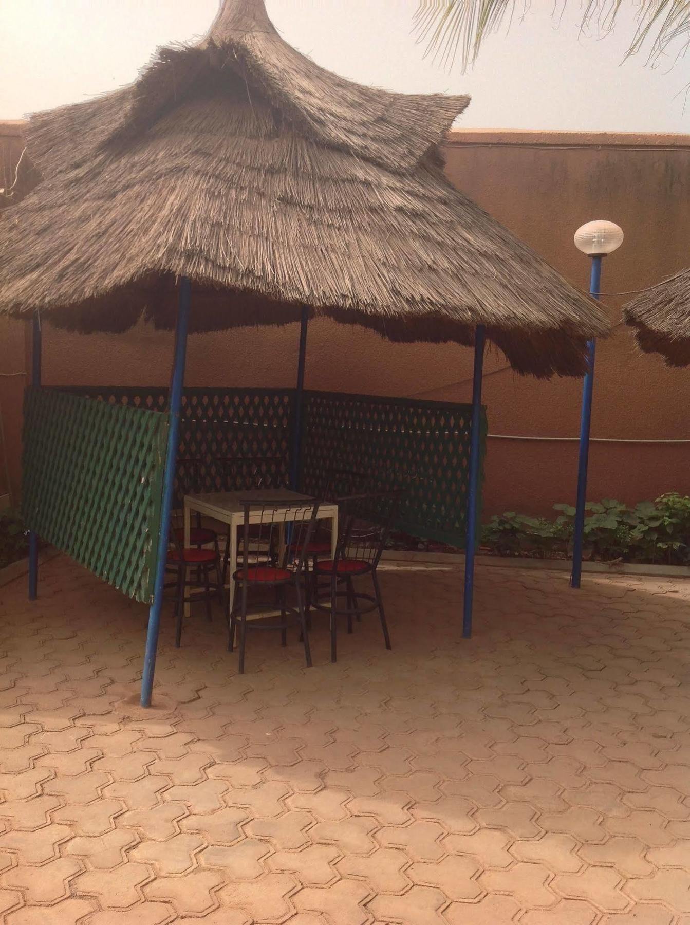Ouaga Beach Hotel Ouagadougou Esterno foto