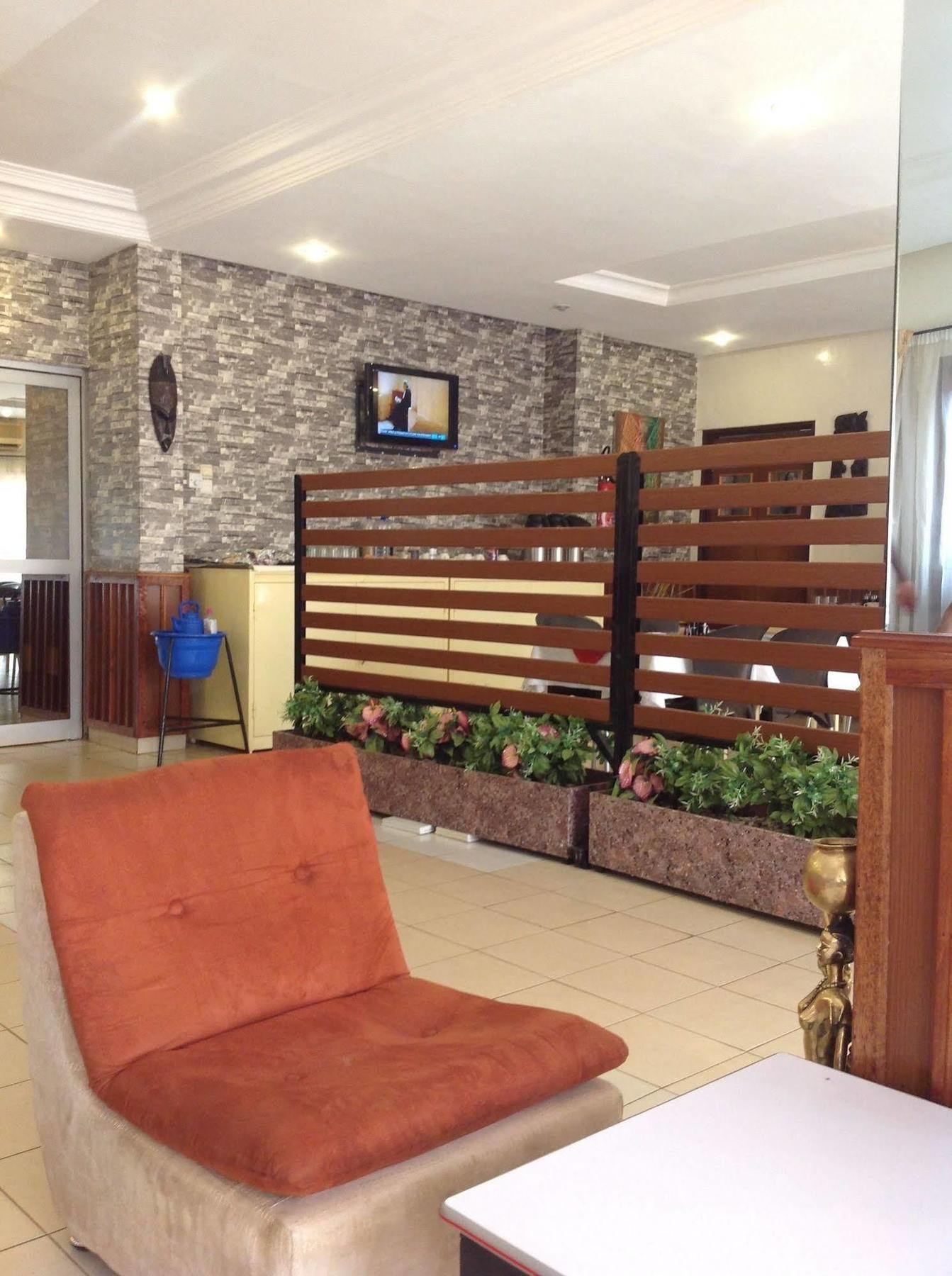 Ouaga Beach Hotel Ouagadougou Esterno foto